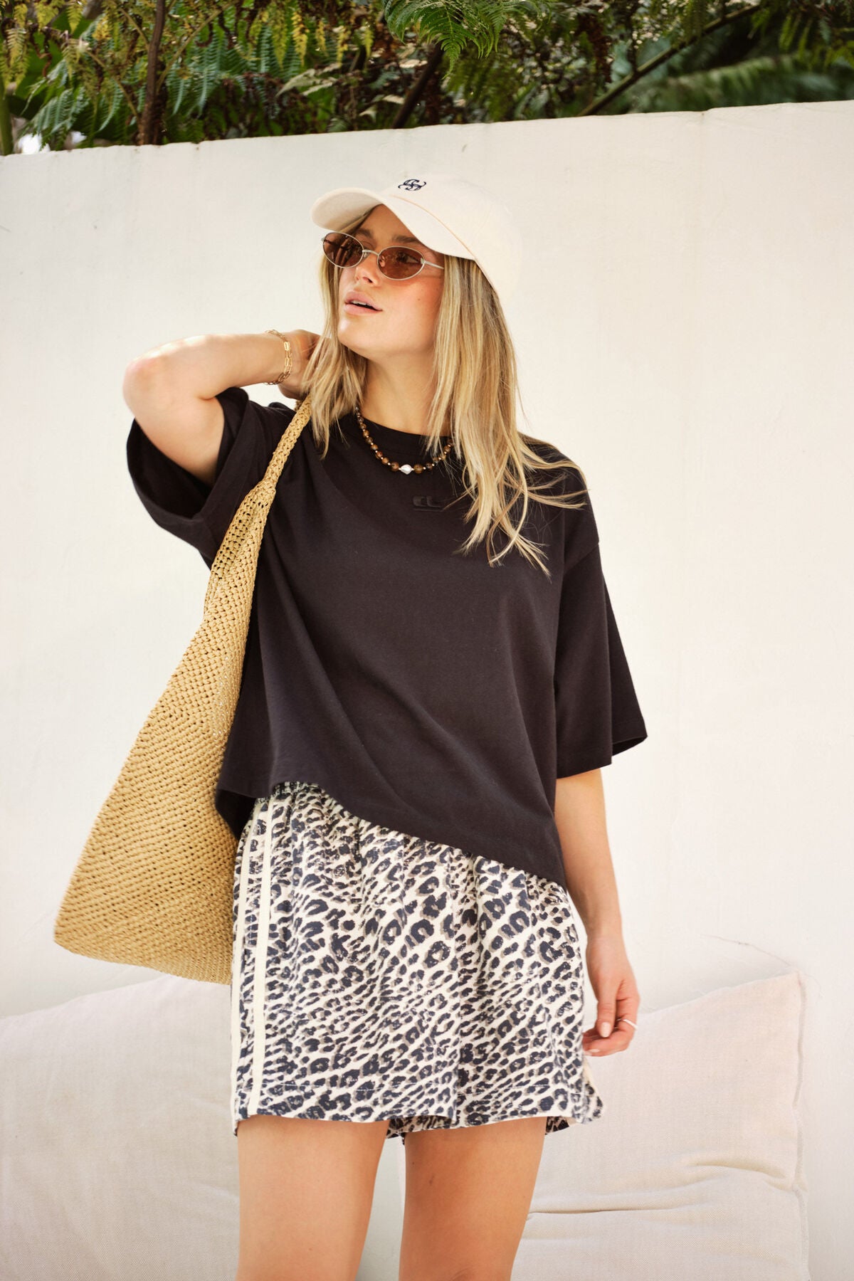 Phoebe Premium Tee -Black