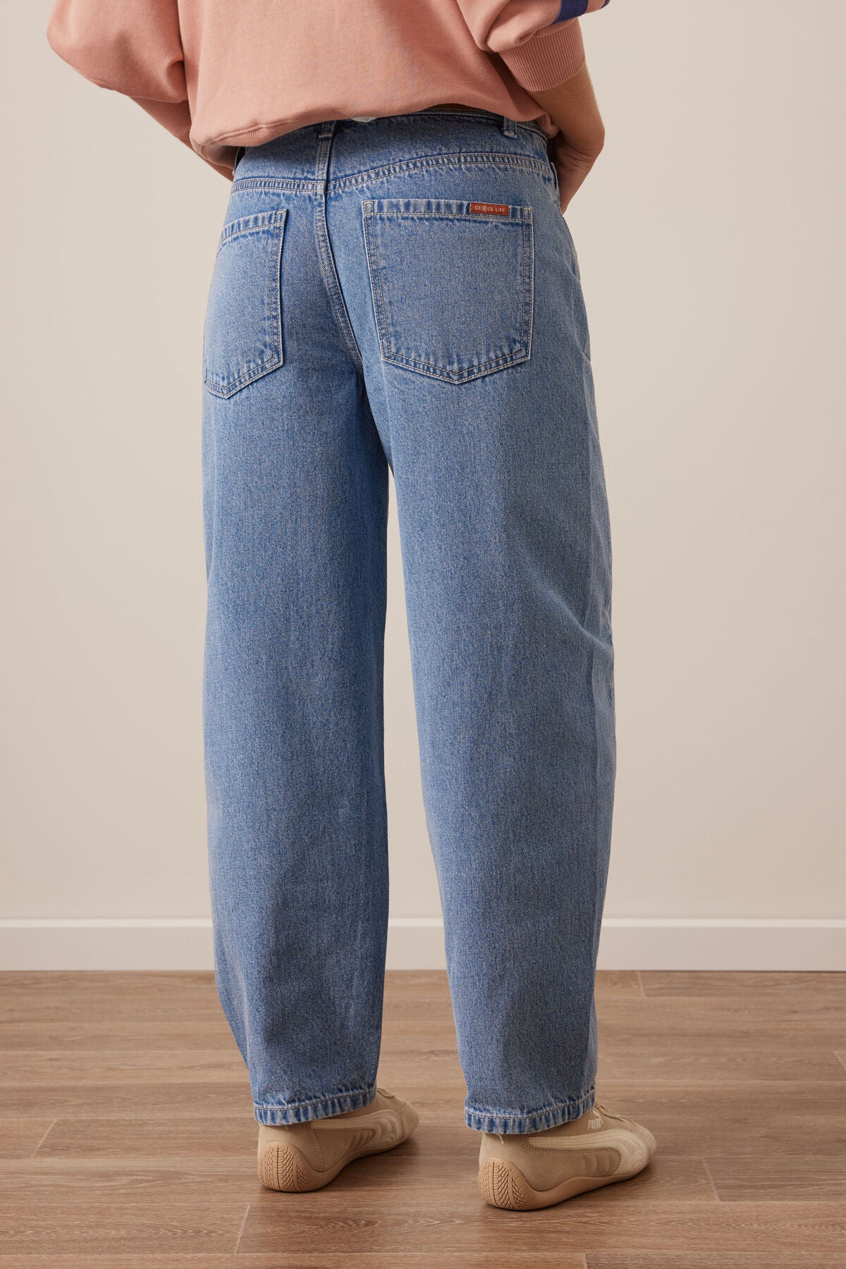 Leah Tapered Barrel Jean - Vintage Blue