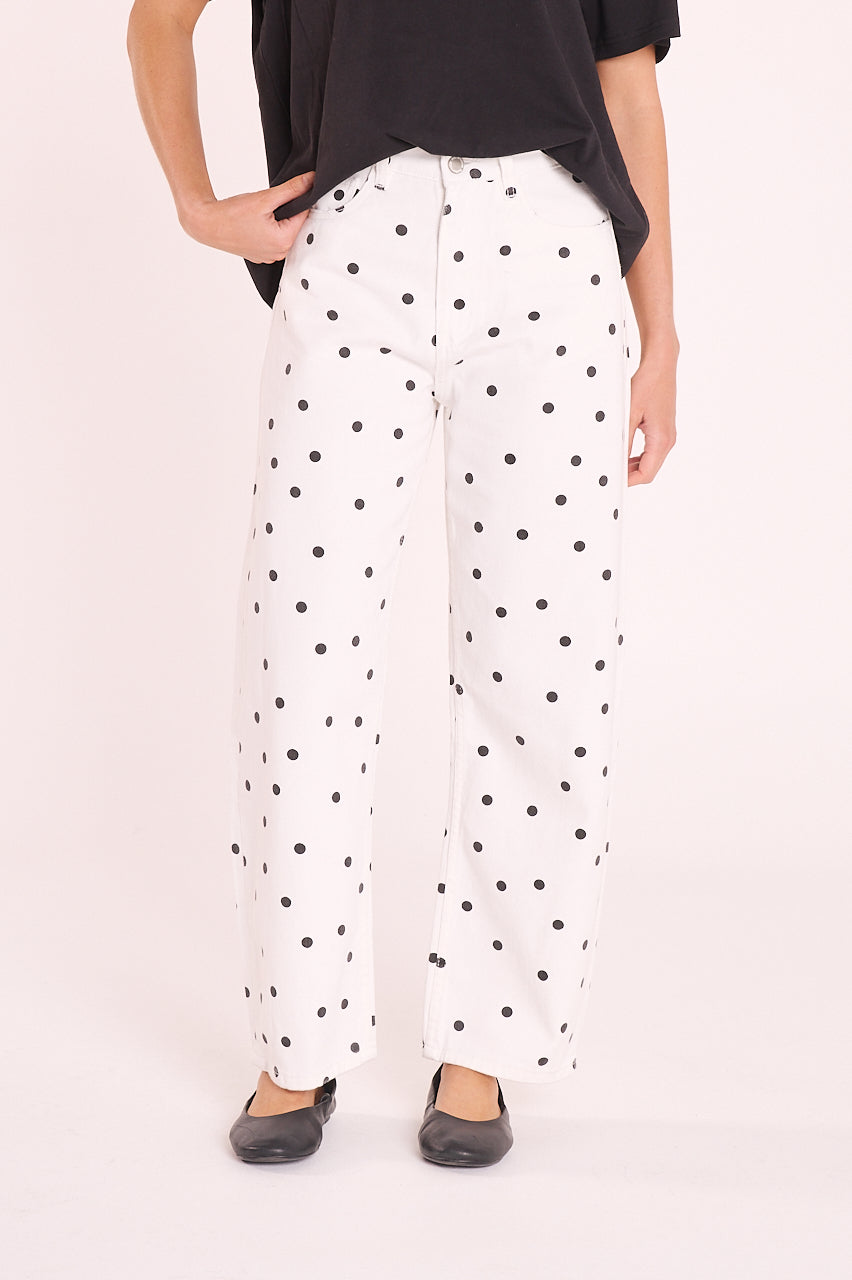 Feather & Noise Lola Barrel Jean - Black Spot, styled