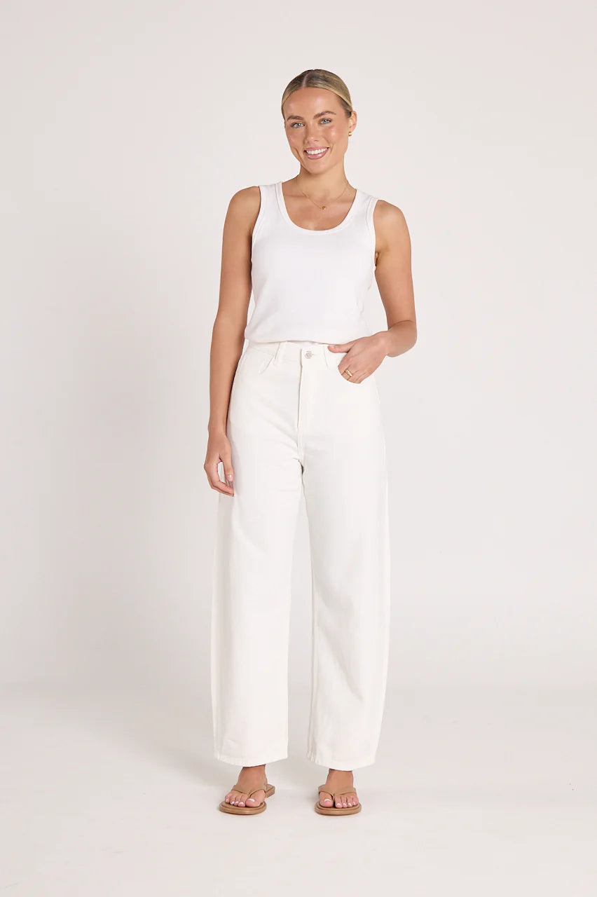 Lola Barrel Jean - White