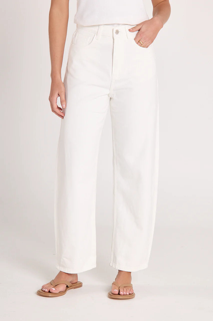 Lola Barrel Jean - White