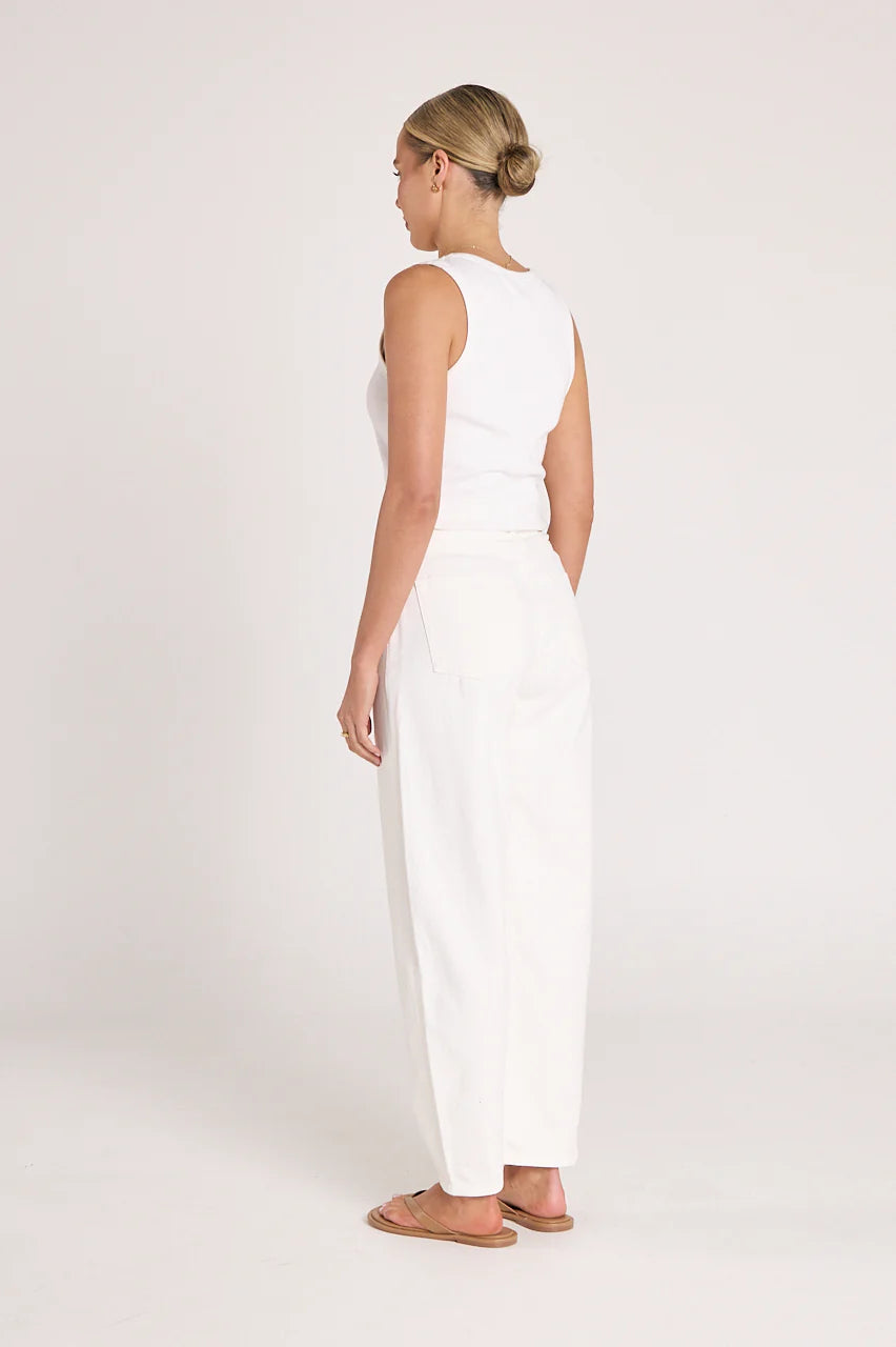 Lola Barrel Jean - White