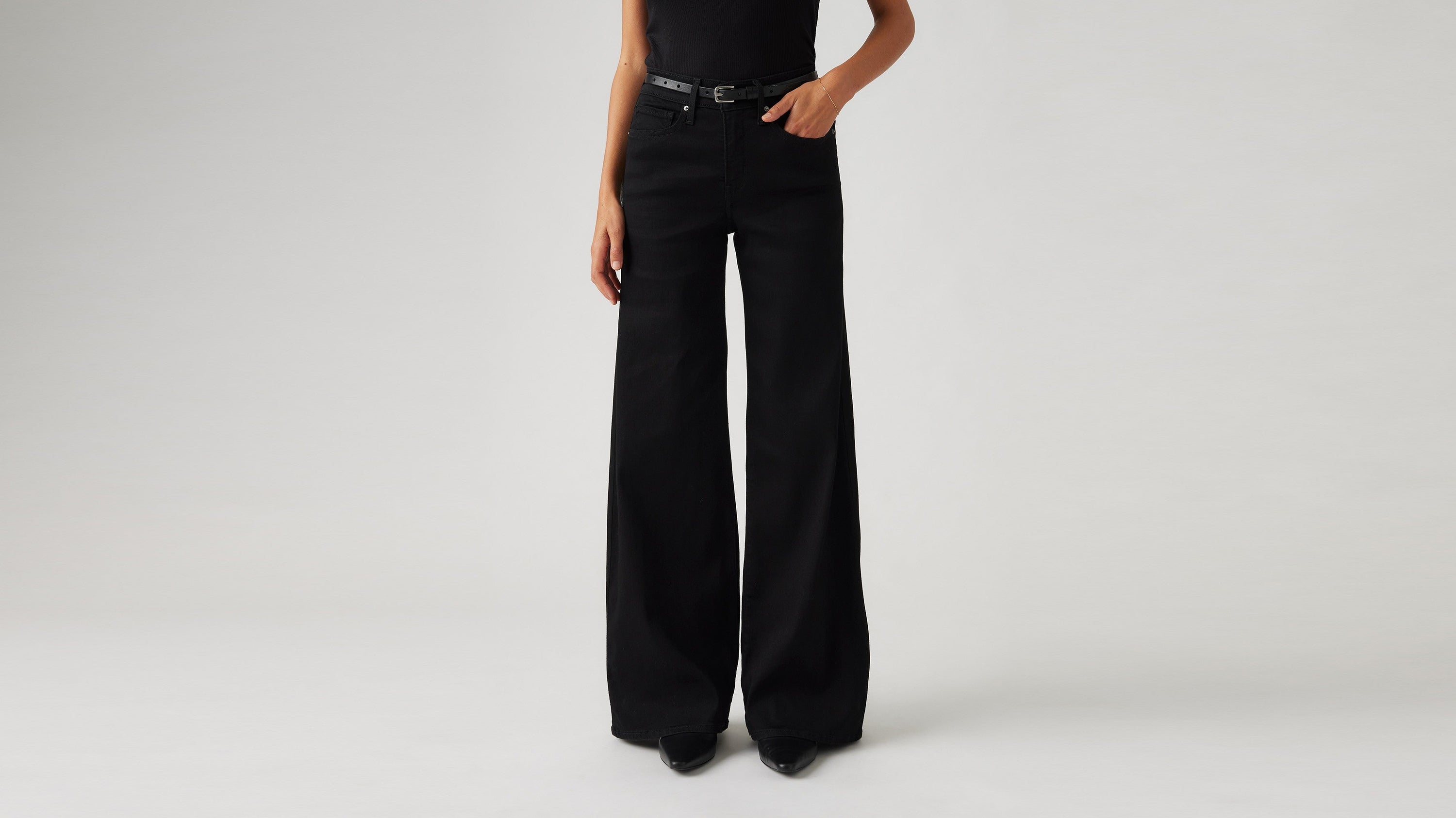 Levi's 318 Shaping Wide-Leg Jean in Soft Black, fabric detail