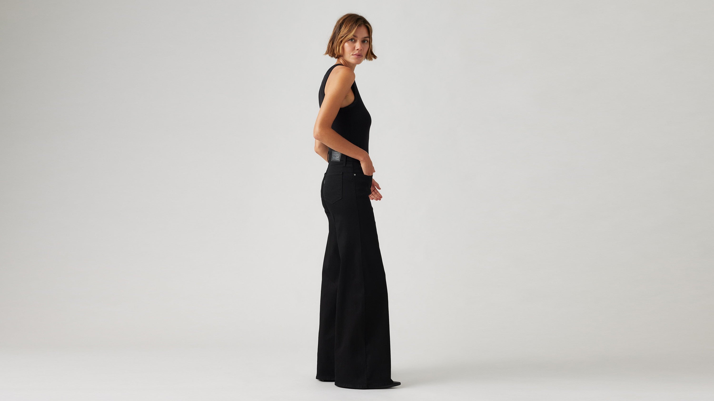 Levi's 318 Shaping Wide-Leg Jean in Soft Black, side view