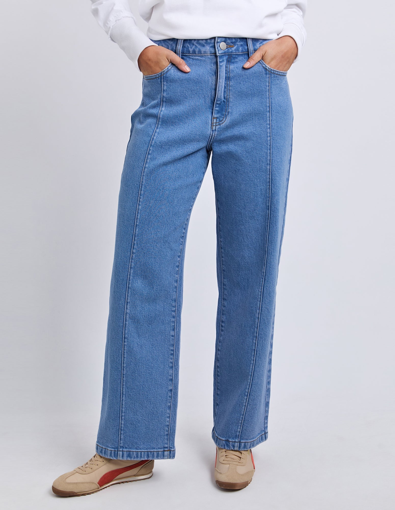 Monty Jean - Light Blue