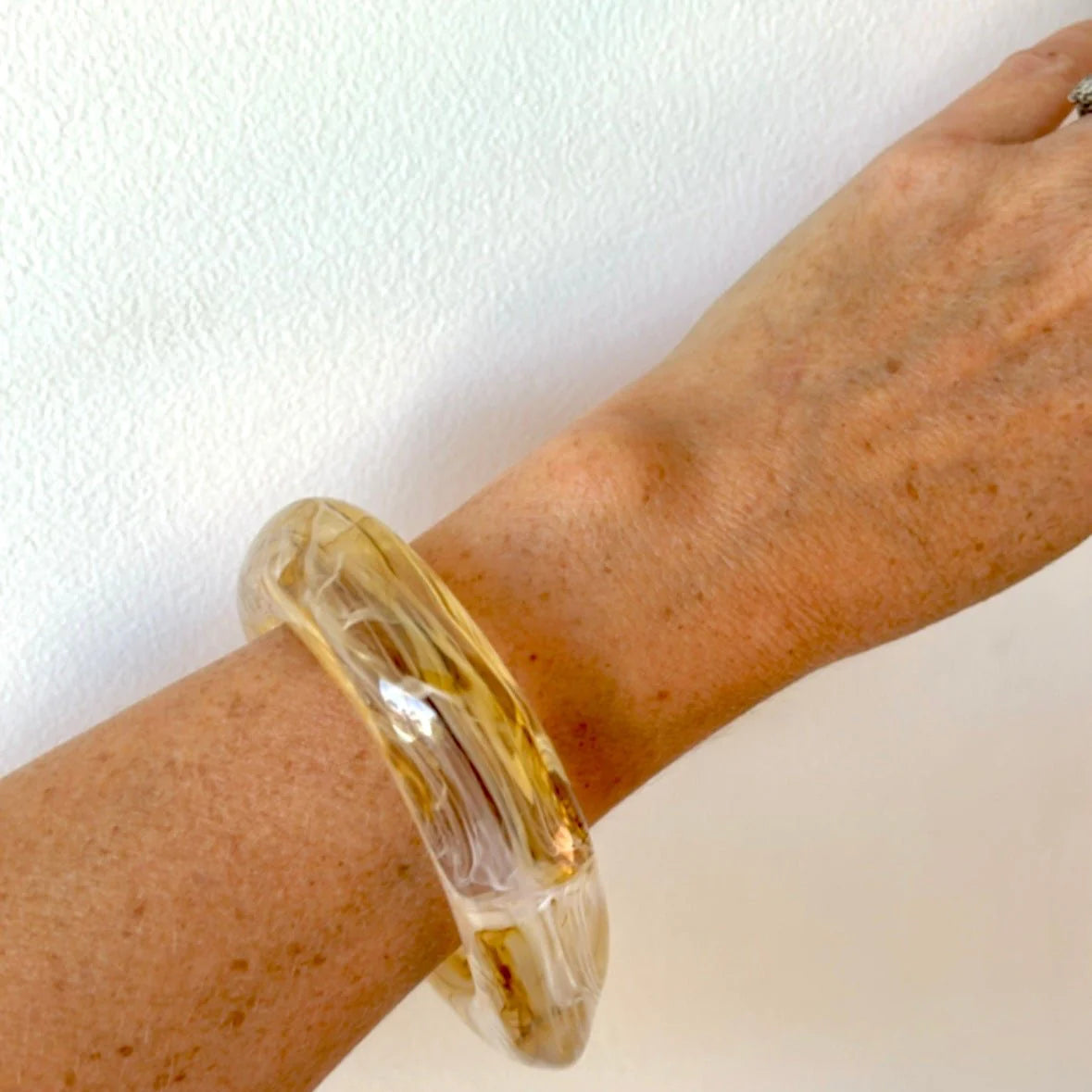 Rita resin chunk Bangle - Honey