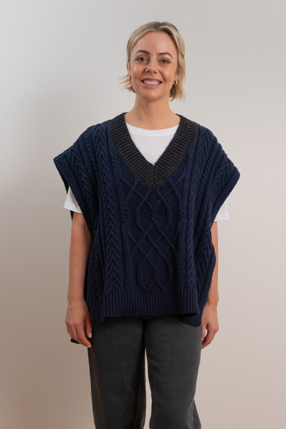 Avery Vest - Navy/Black