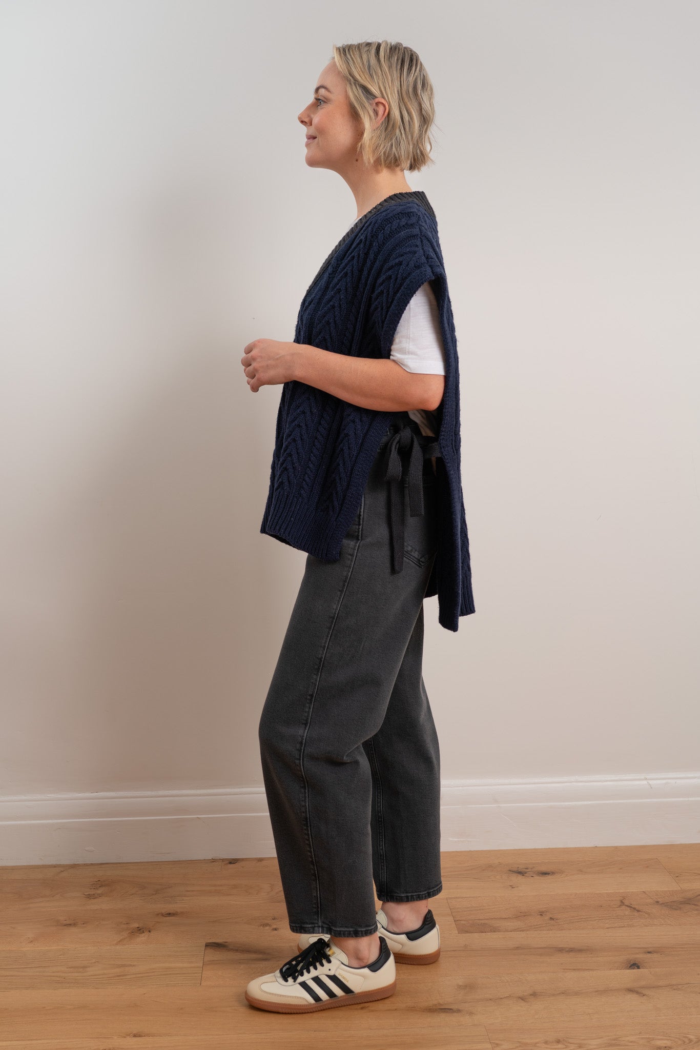 Avery Vest - Navy/Black