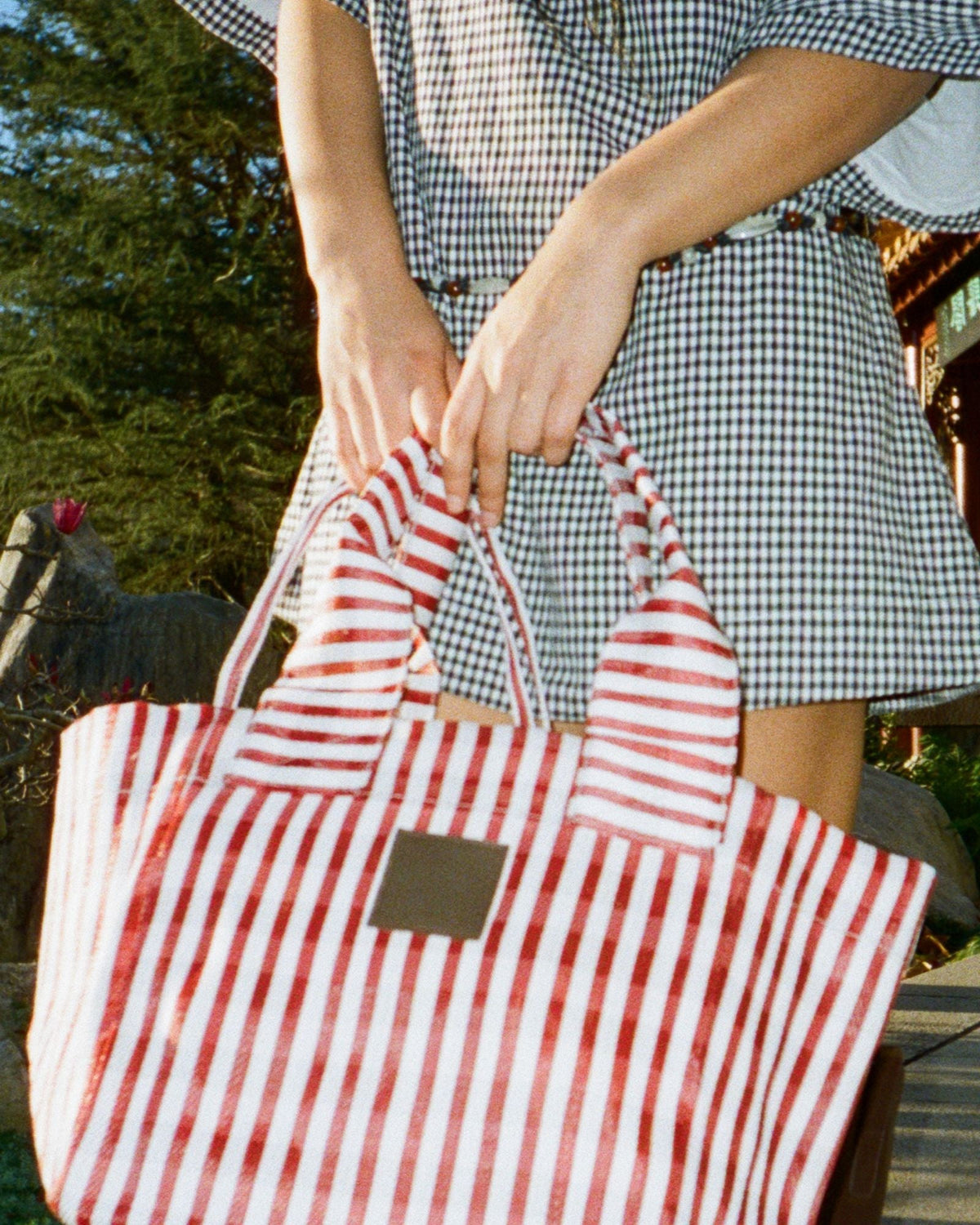 EAU Bags Tote - Rouge - lifestyle