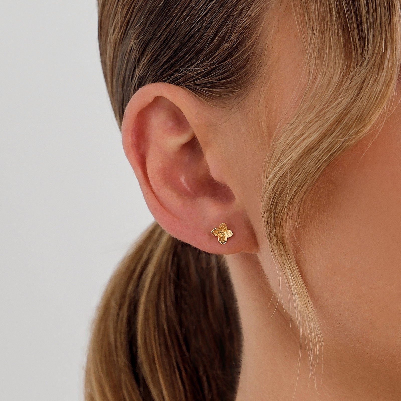 Hydrangea Stud Earrings - Silver